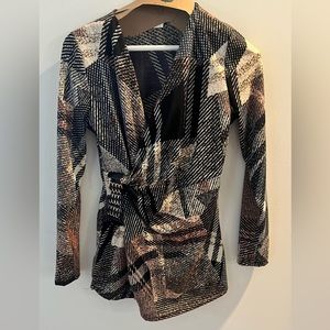 Figure flattering Venus Top - Size L